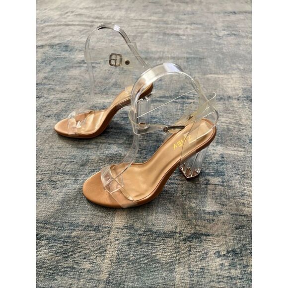 ZriEy Beige Clear Strappy Block Heel Sandal Size 6 - Picture 5 of 9